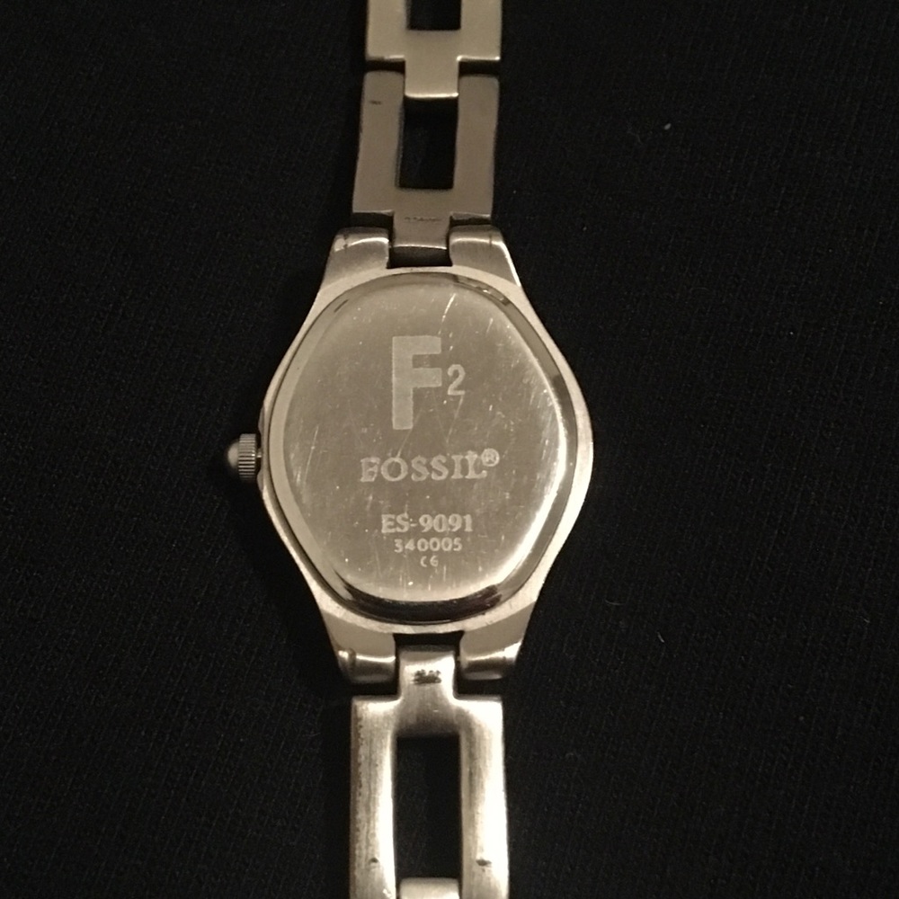 Vintage Purple Face Fossil Watch - Picture 6 of 9